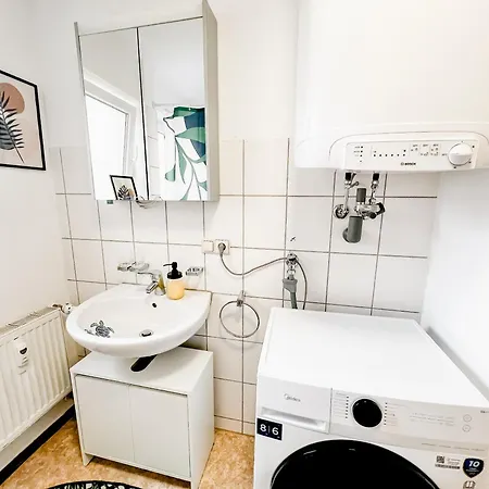 Zentrale Stadtwohnung Mit Kueche - Wifi I City Centre With Kitchen Ulm Extérieur photo