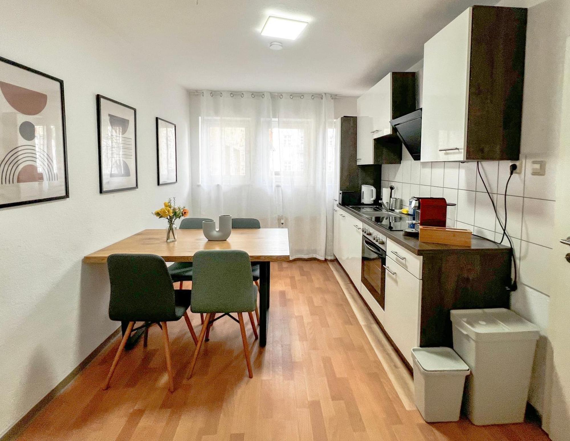 Zentrale Stadtwohnung Mit Kueche - Wifi I Centre With Kitchen *